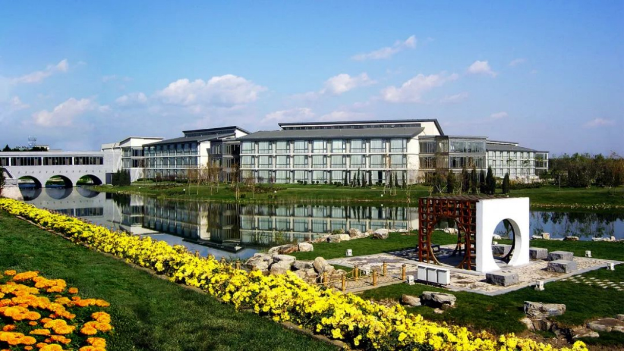 1726152868457232.jpg 喜报!明升MS88体育登录所属龙徽文创公司及稻香湖景酒店荣获“首都文明单位”称号!866.jpg